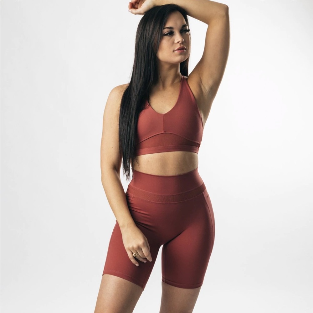 Alphalete alphalux harmony apple butter